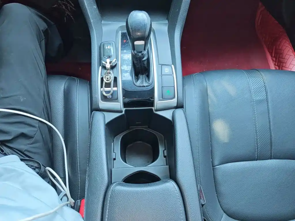 Honda Civic 2018 — фото 14