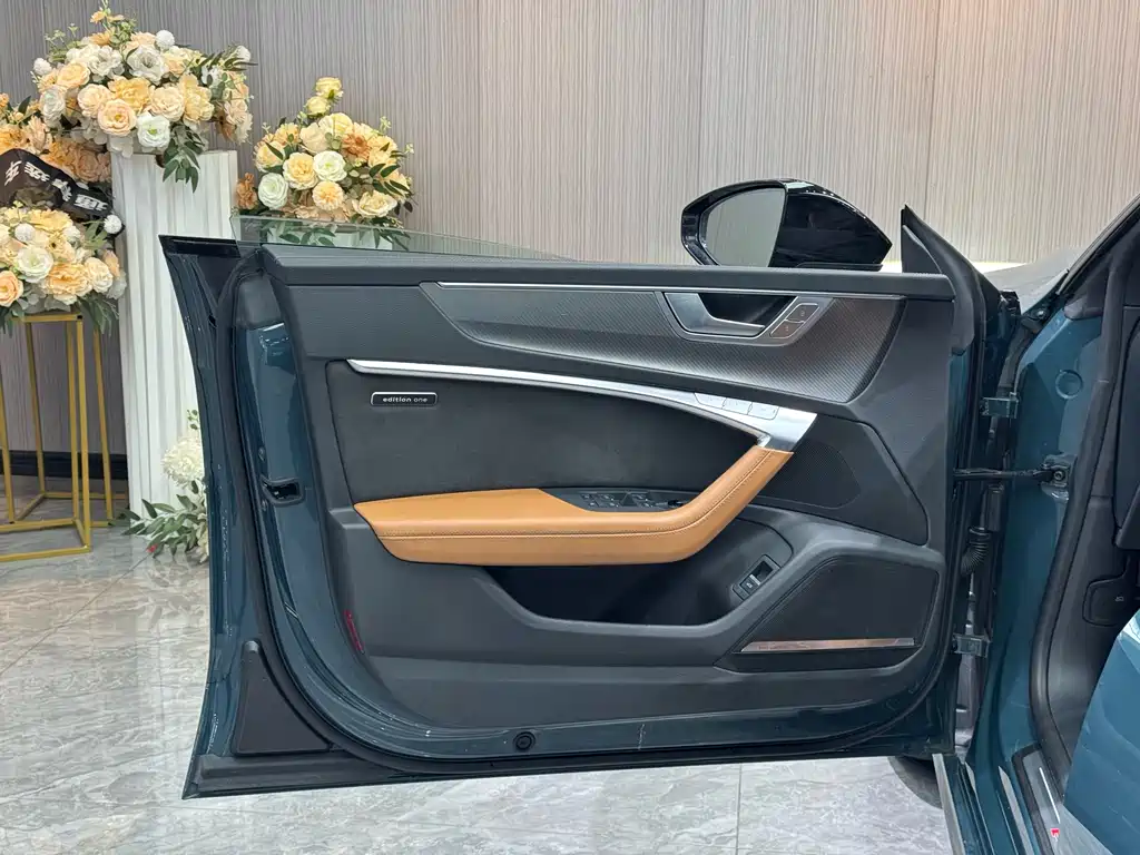 Audi A7L 2023 — фото 20