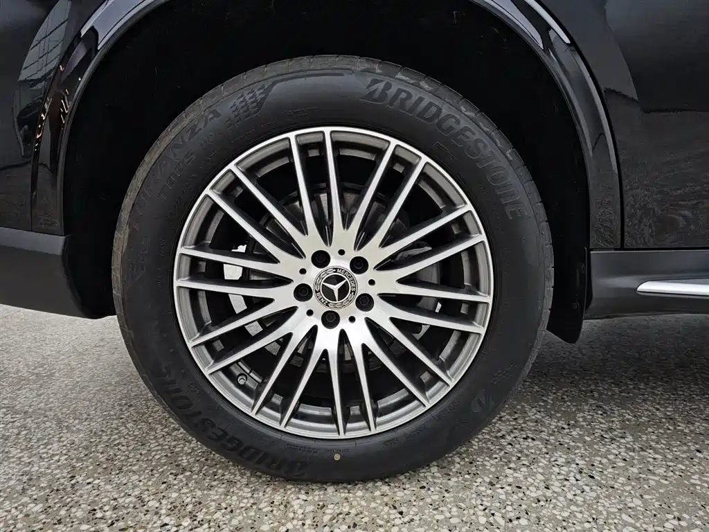 Mercedes-Benz GLC 2025