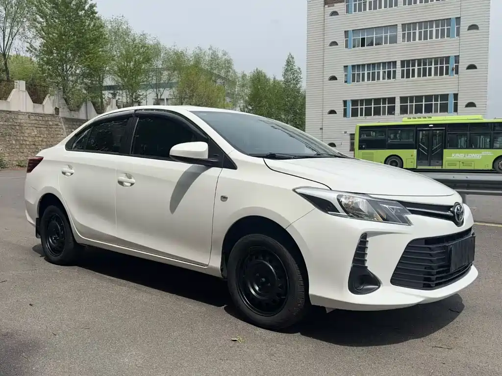 Toyota Vios 2022 — фото 3