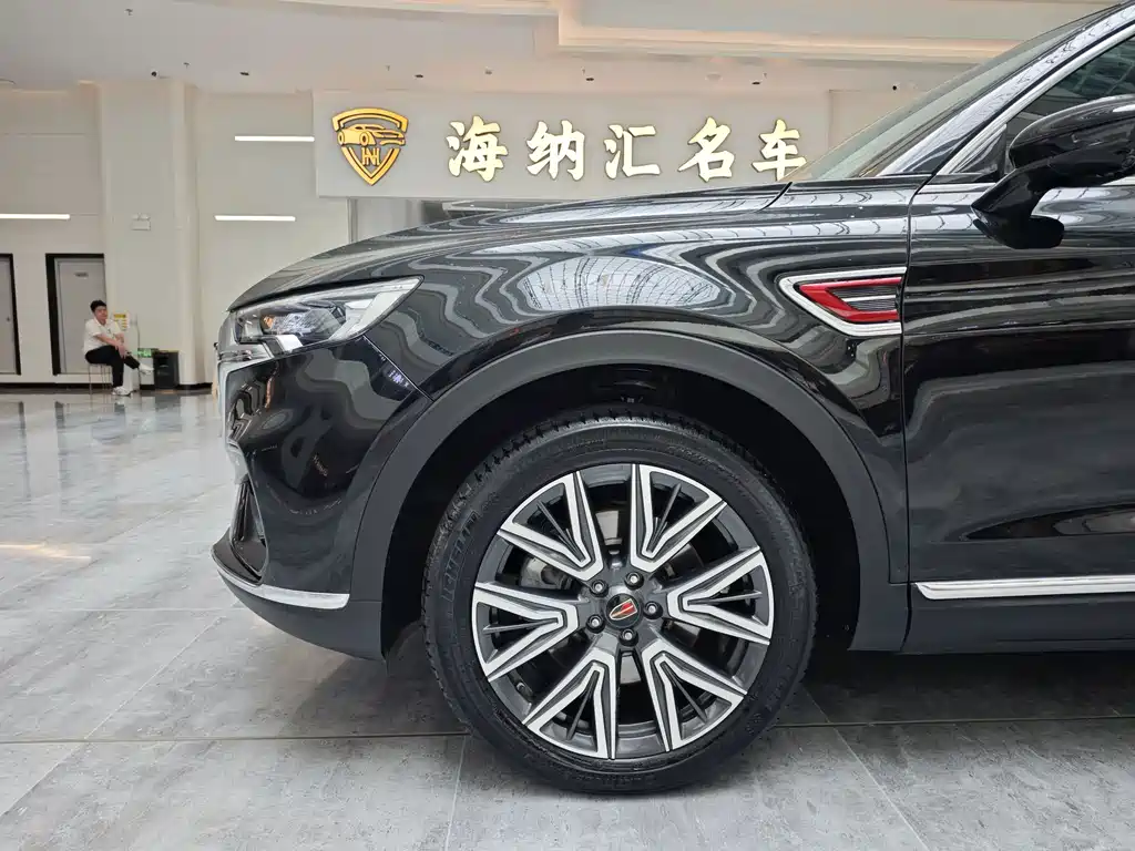 Hongqi HS5 2022