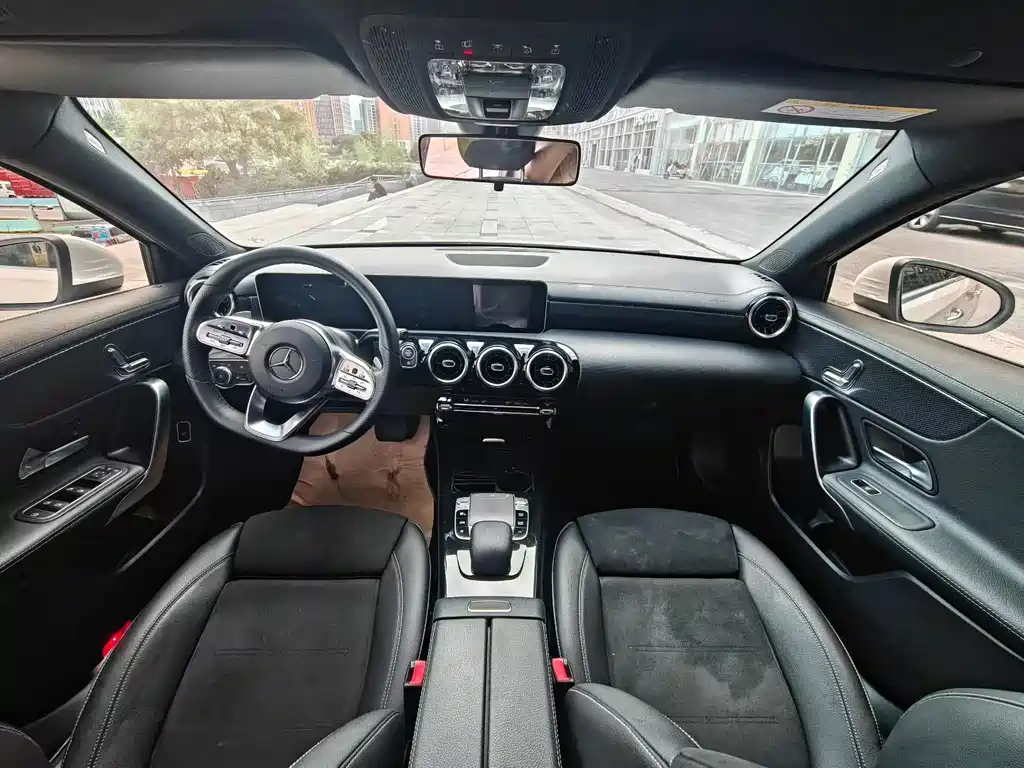 Mercedes-Benz A-Class 2019 — фото 8