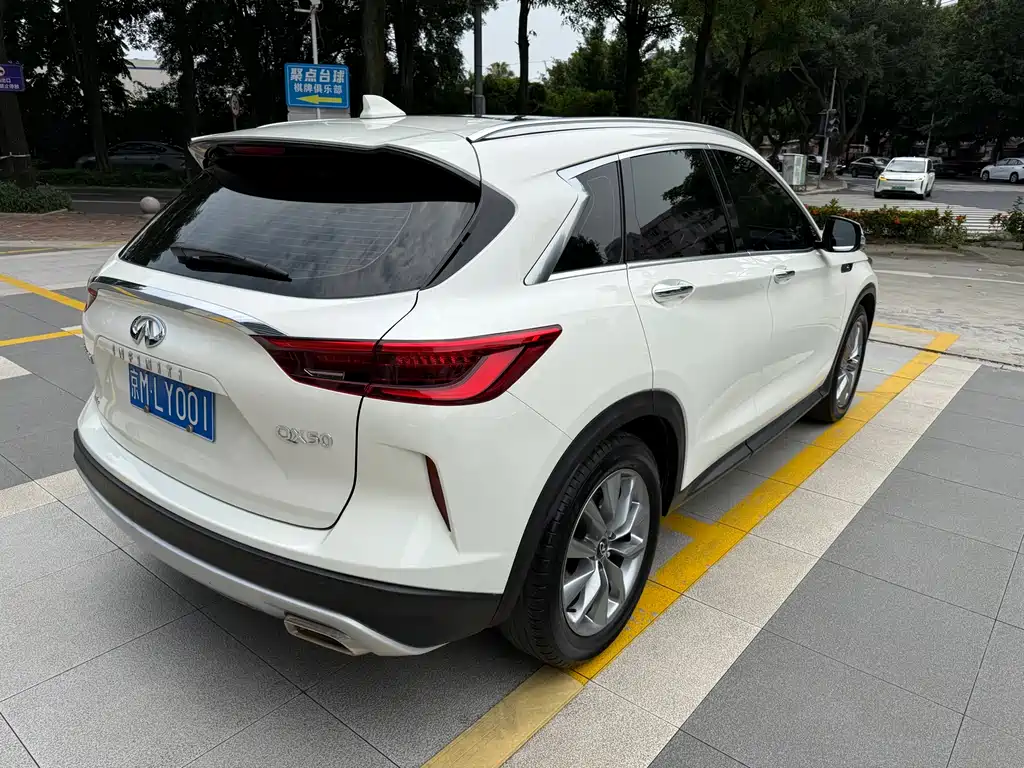 Infiniti QX50 2021