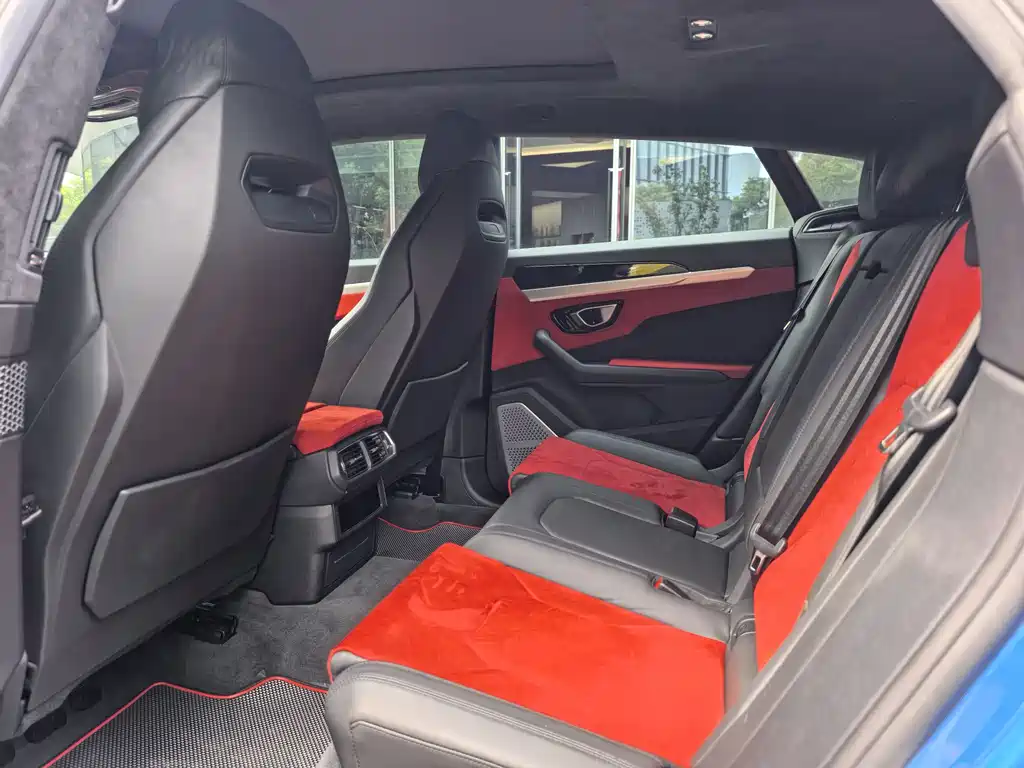 Lamborghini Urus 2019 — фото 18