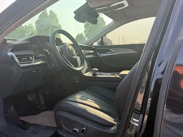 Hongqi H5 2023
