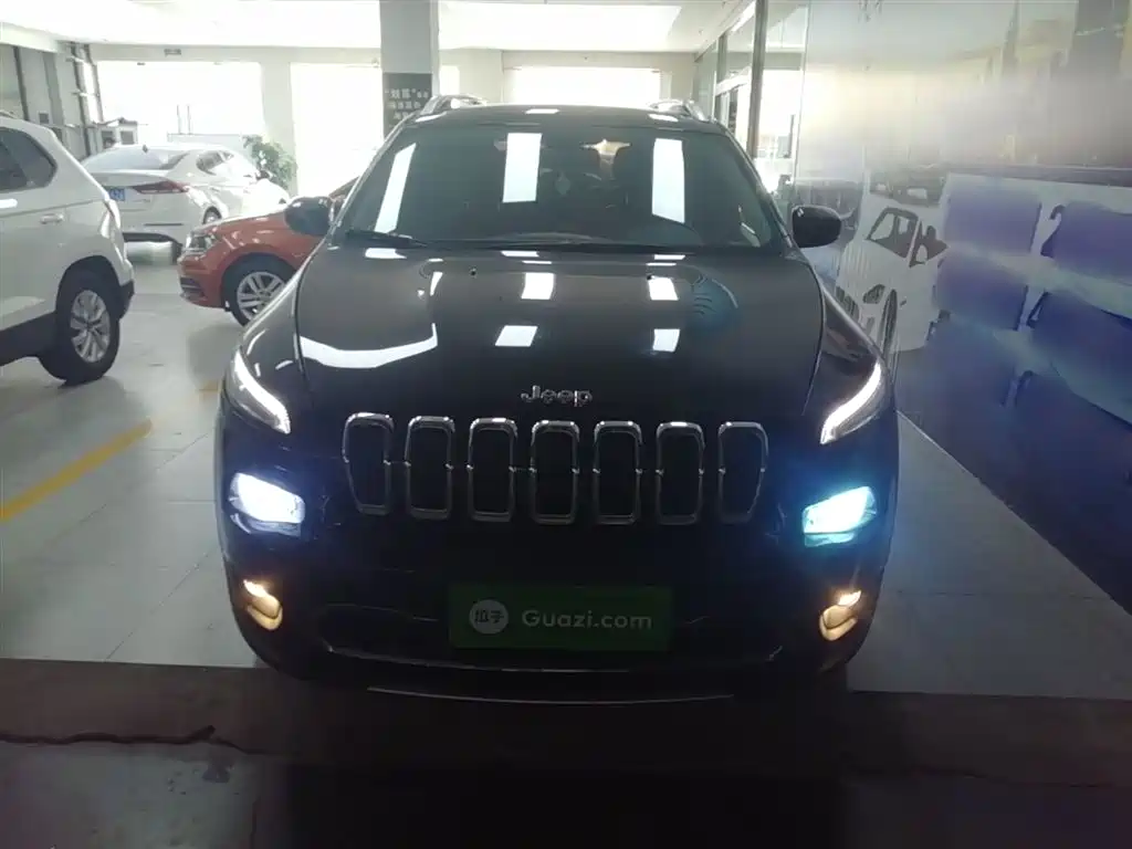 Jeep Cherokee 2018 — фото 3