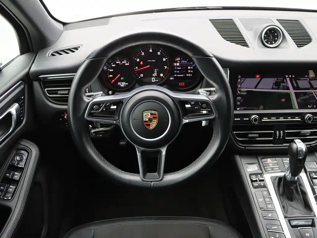 Porsche Macan 2020 — фото 11
