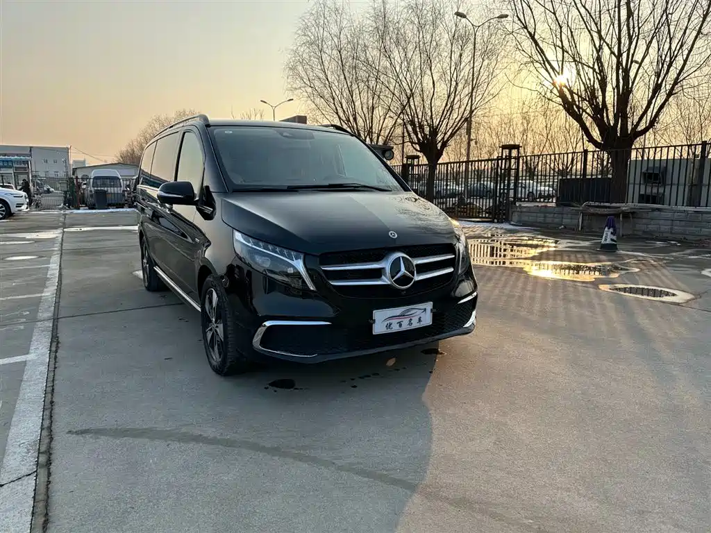 Mercedes-Benz V-Class 2023 — фото 3