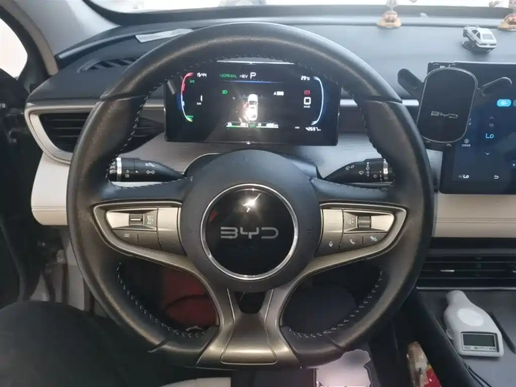 BYD Seal 05 DM-i 2025 — фото 11