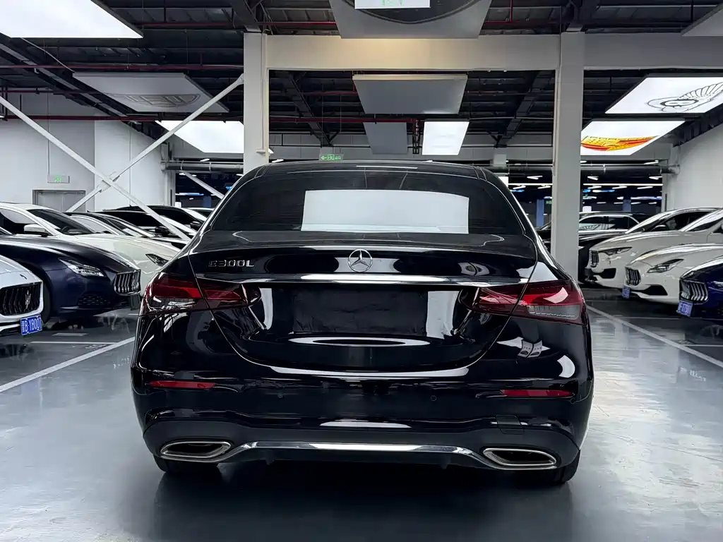 Mercedes-Benz E-Class 2023 — фото 19