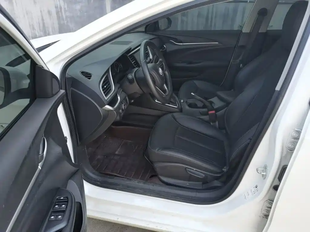 Buick Excelle 2022 — фото 16
