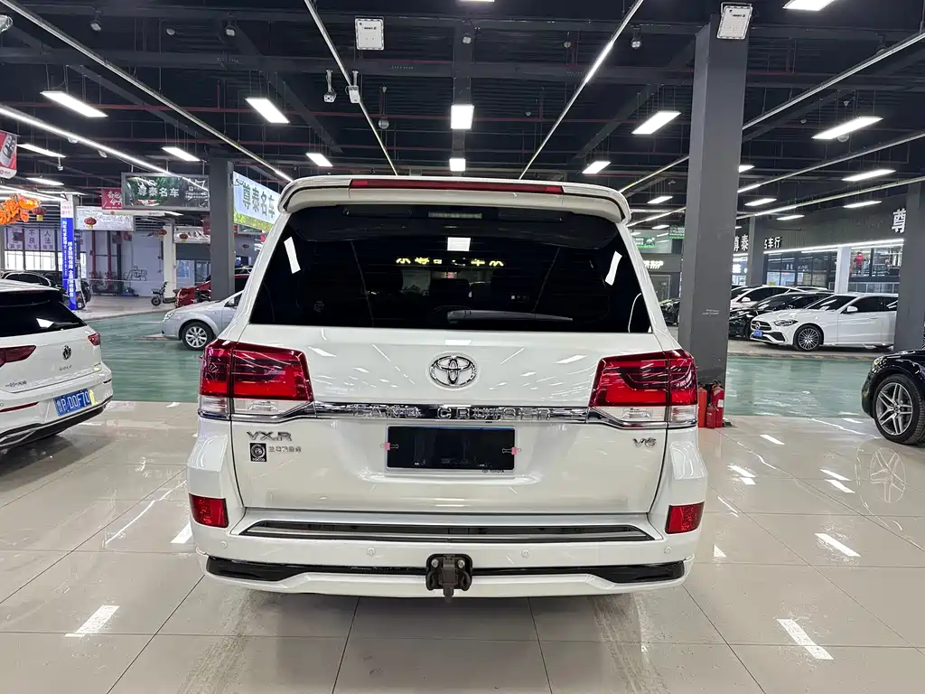 Toyota Land Cruiser 2018 — фото 5