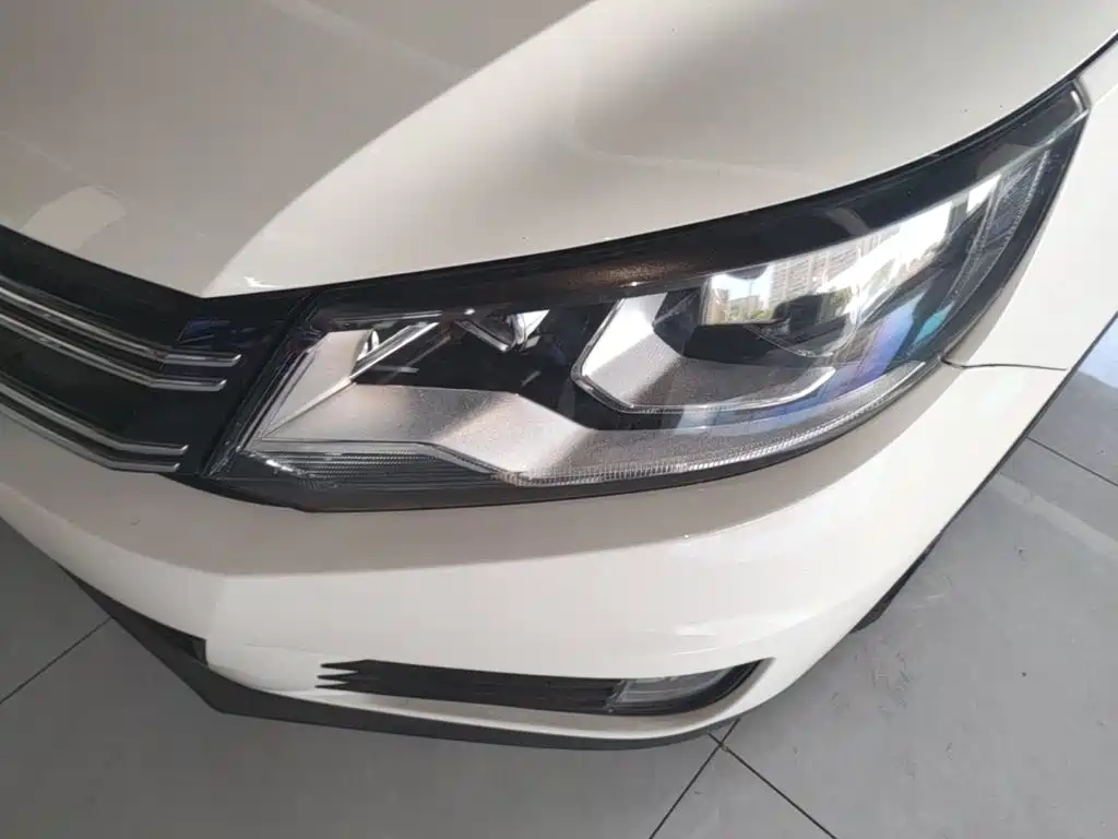 Volkswagen Tiguan 2018 — фото 18
