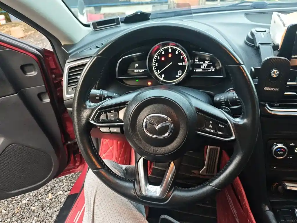 Mazda 3 Axela 2018 — фото 11