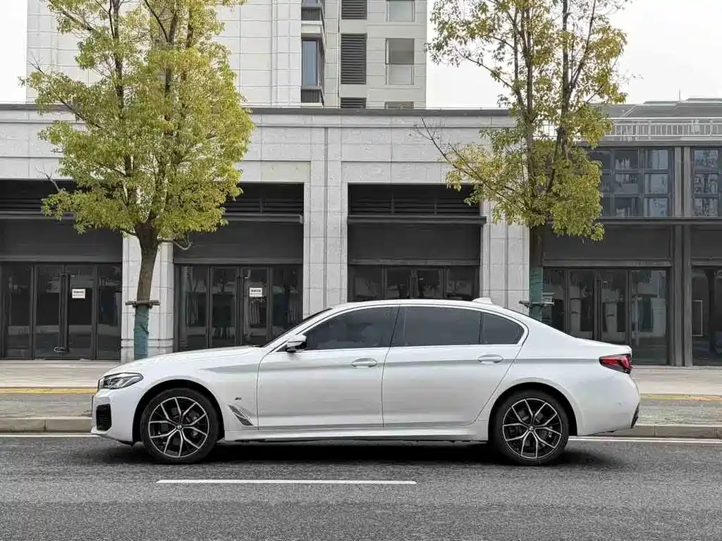 BMW 5 Series 2023