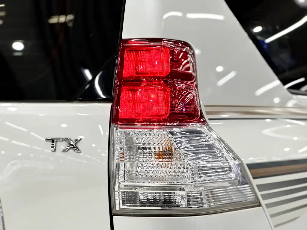 Toyota Prado 2013 — фото 20