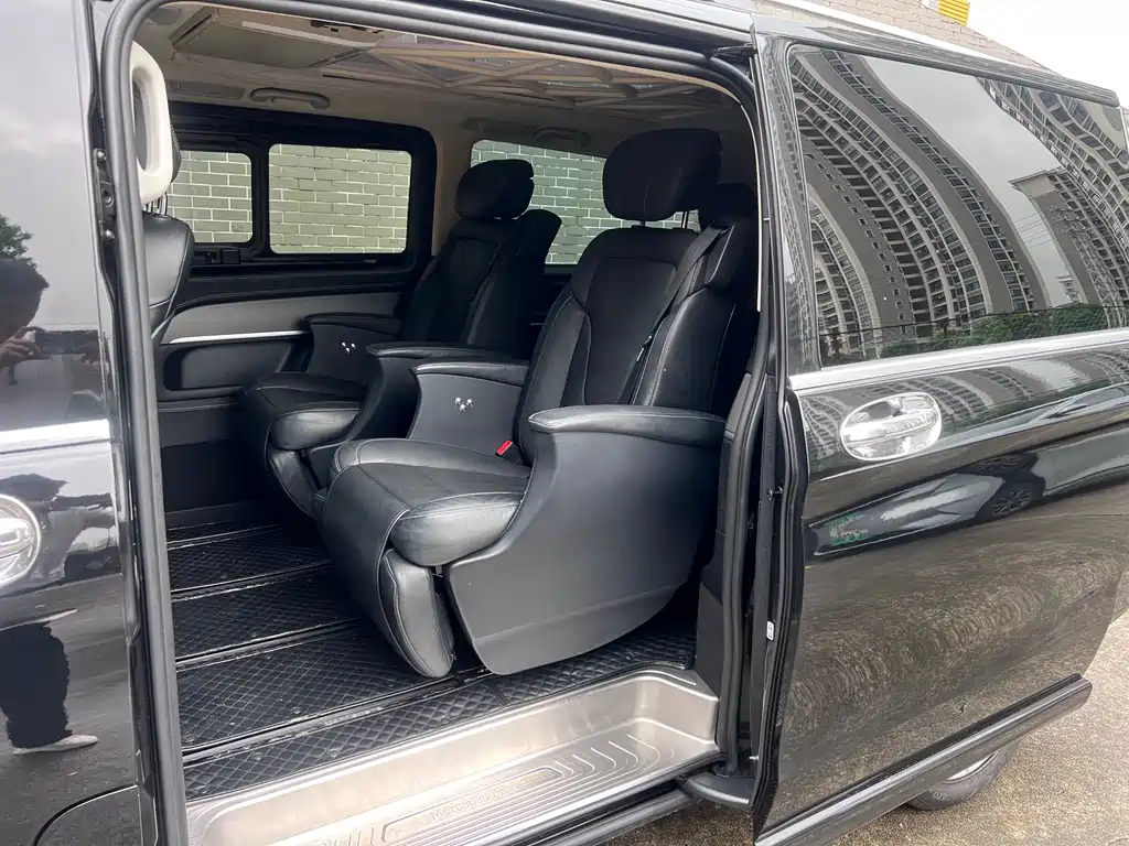 Mercedes-Benz V-Class 2018 — фото 9