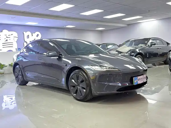 Tesla Model 3 2024