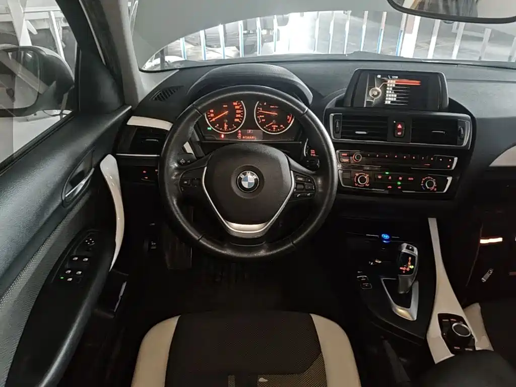 BMW 1 Series 2015 — фото 11