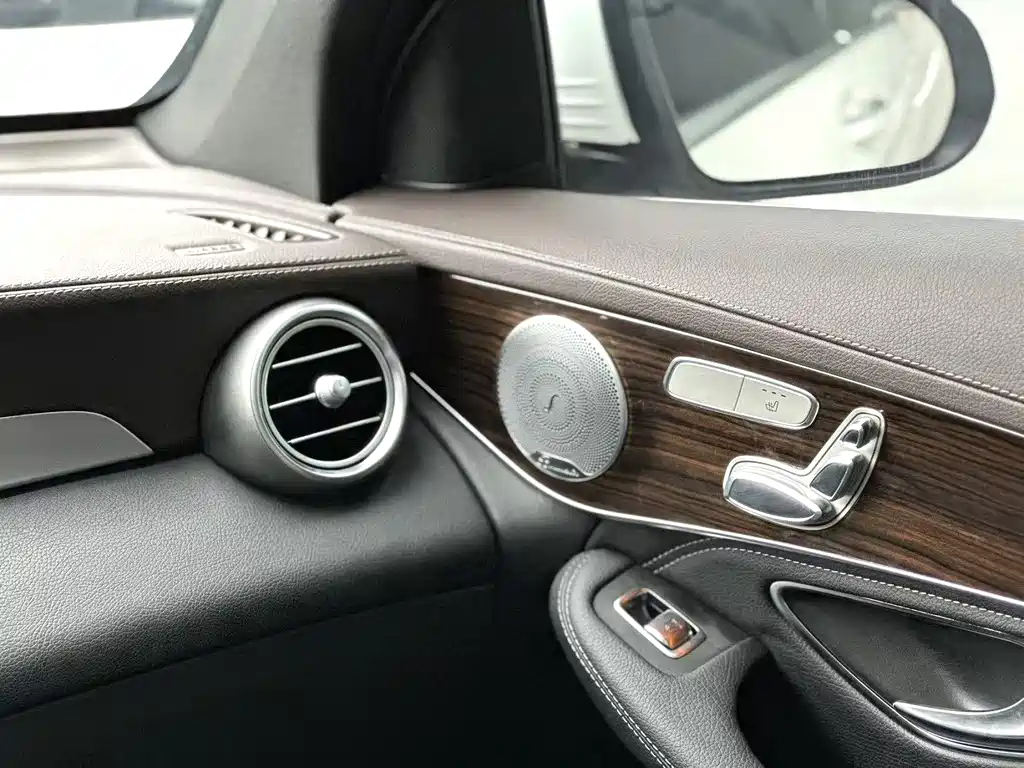 Mercedes-Benz GLC 2019 — фото 11
