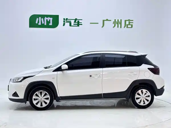 Toyota Yaris L 2023
