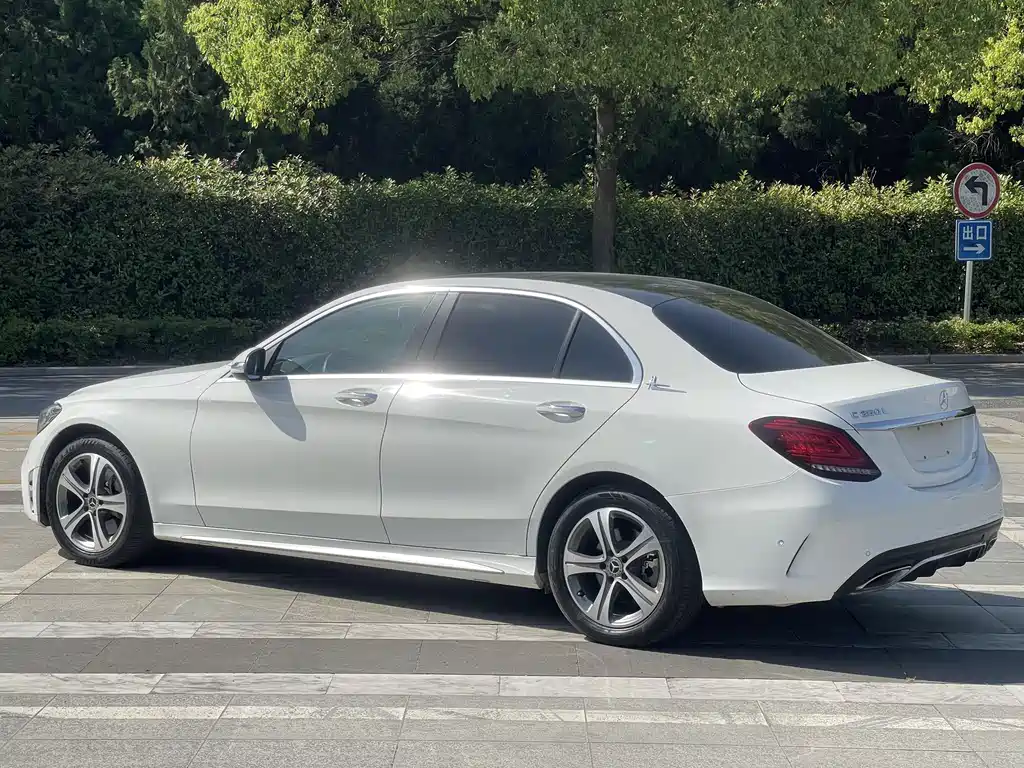 Mercedes-Benz C-Class 2019 — фото 13