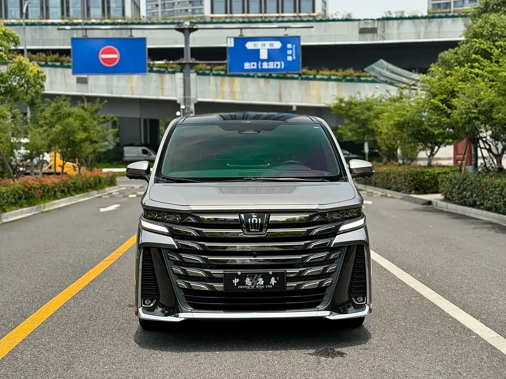 Toyota Vellfire 2024 — фото 2