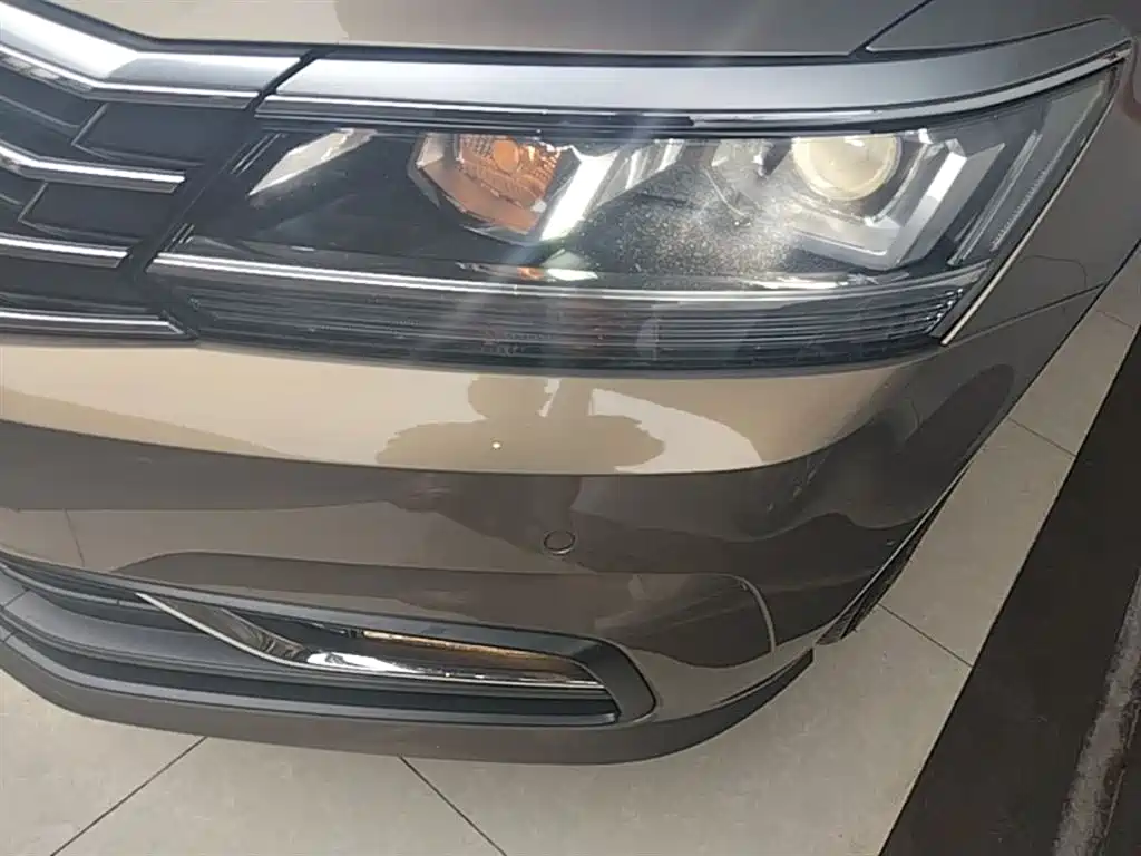 Volkswagen Passat 2017 — фото 24