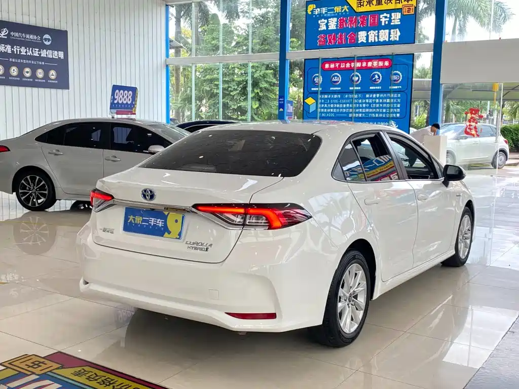 Toyota Corolla 2023 — фото 12