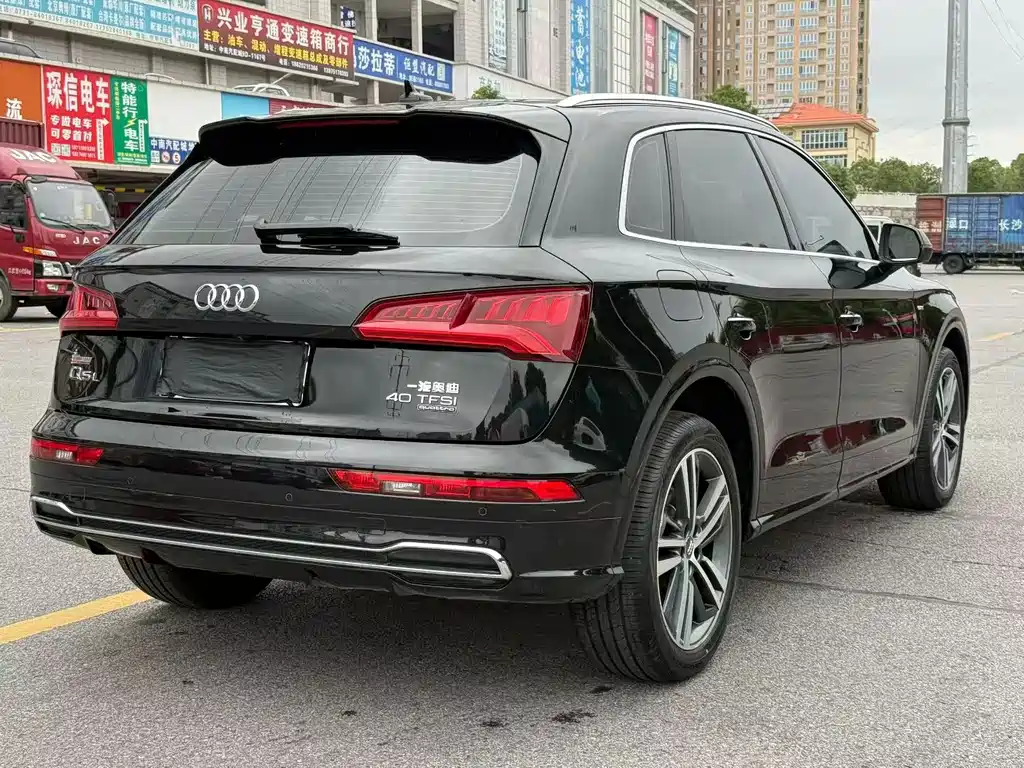 Audi Q5L 2020 — фото 9