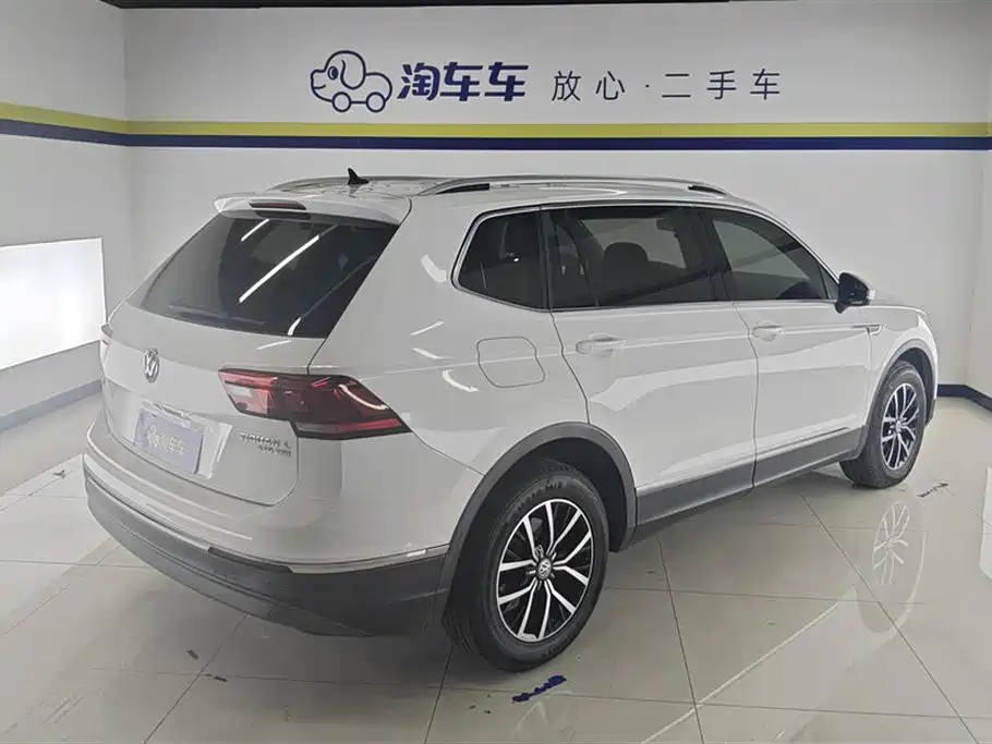 Volkswagen Tiguan L 2017 — фото 3