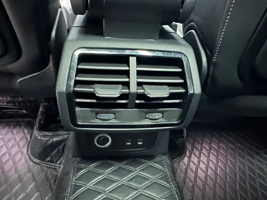 Audi Q3 2023 — фото 19