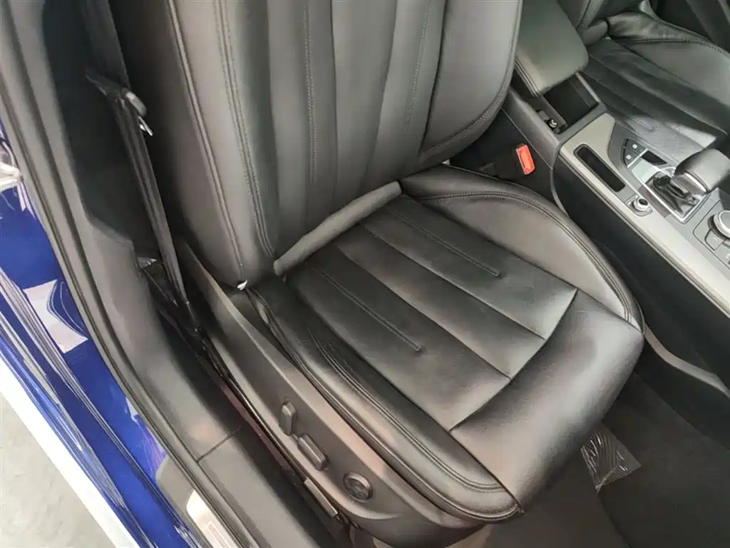 Audi A4L 2019