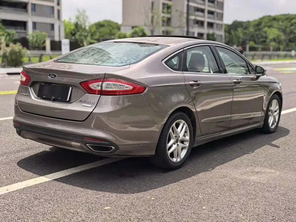 Ford Mondeo 2015 — фото 7