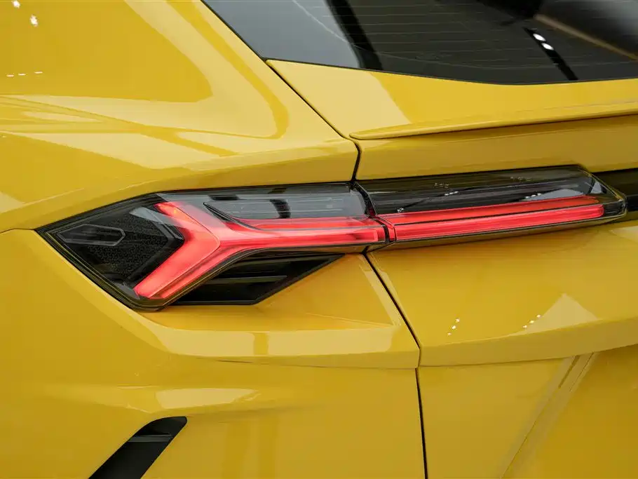 Lamborghini Urus 2022 — фото 25