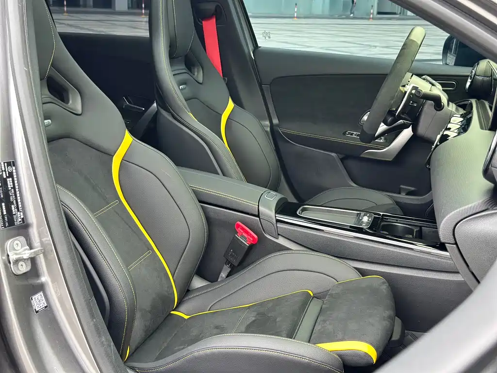Mercedes-Benz A-Class AMG 2024 — фото 13