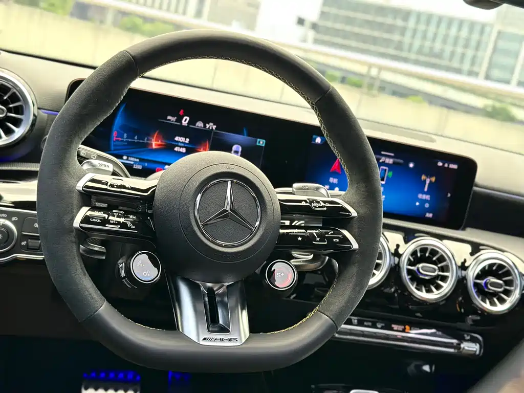 Mercedes-Benz A-Class AMG 2024 — фото 8