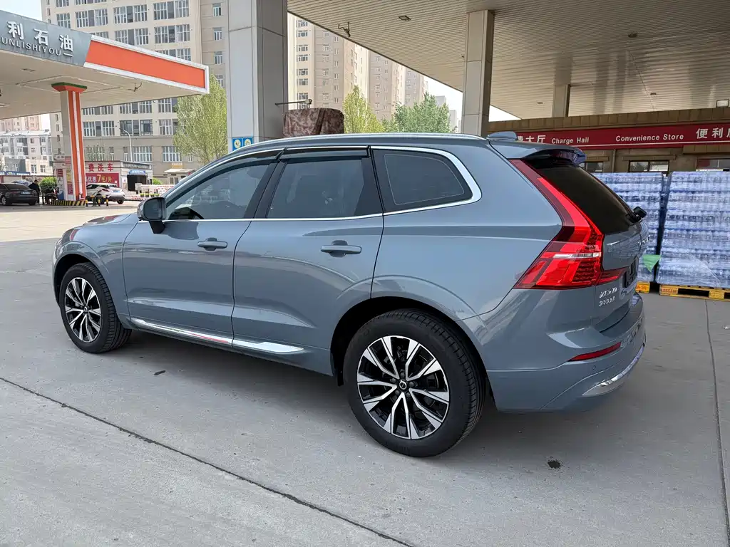 Volvo XC60 2023 — фото 6