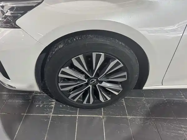 Nissan Teana 2024