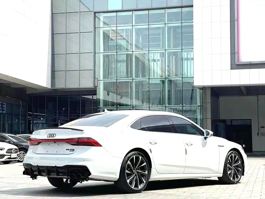 Audi A7L 2021 — фото 7