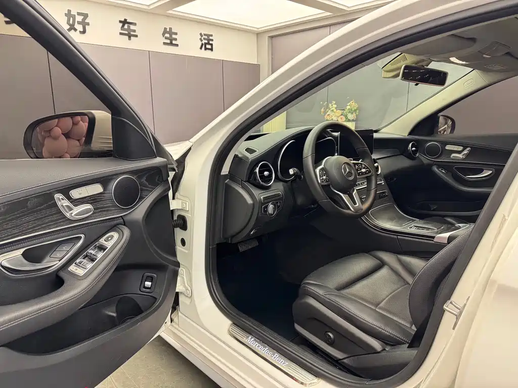 Mercedes-Benz C-Class 2019 — фото 4
