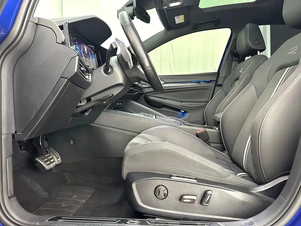 Volkswagen Golf 2021