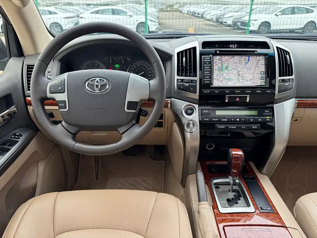 Toyota Land Cruiser 2013 — фото 22