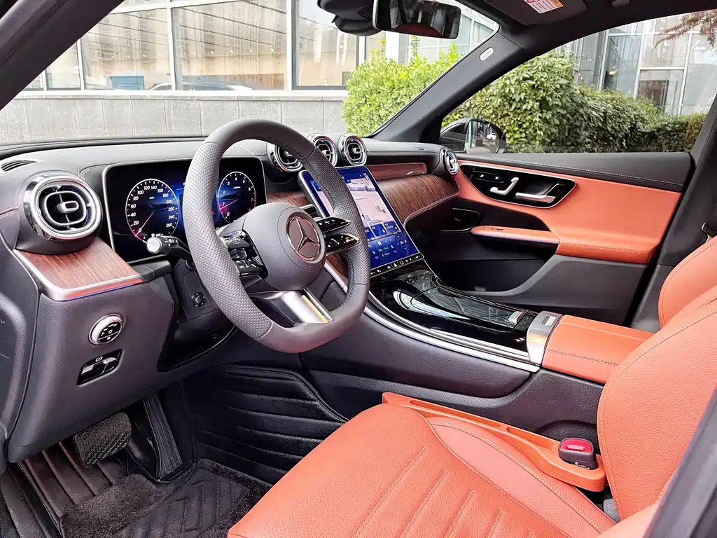 Mercedes-Benz GLC 2025