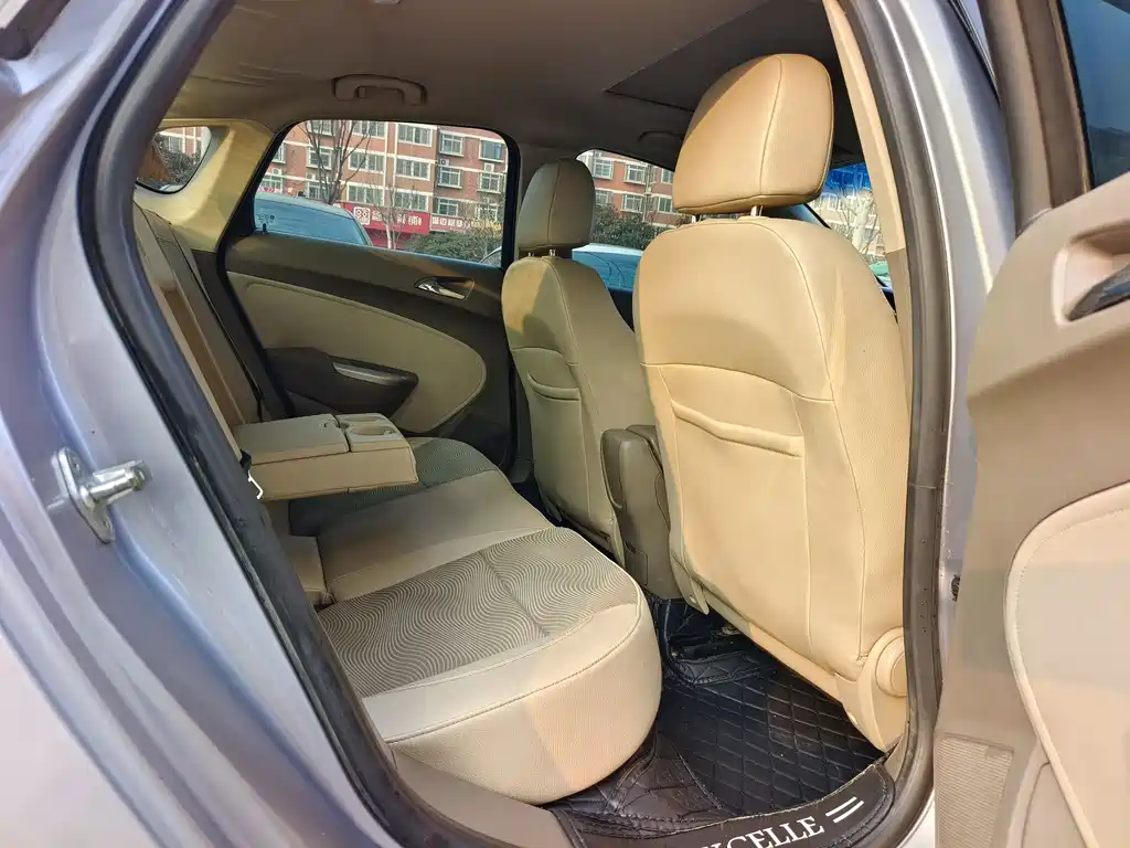 Buick Excelle 2012 — фото 14