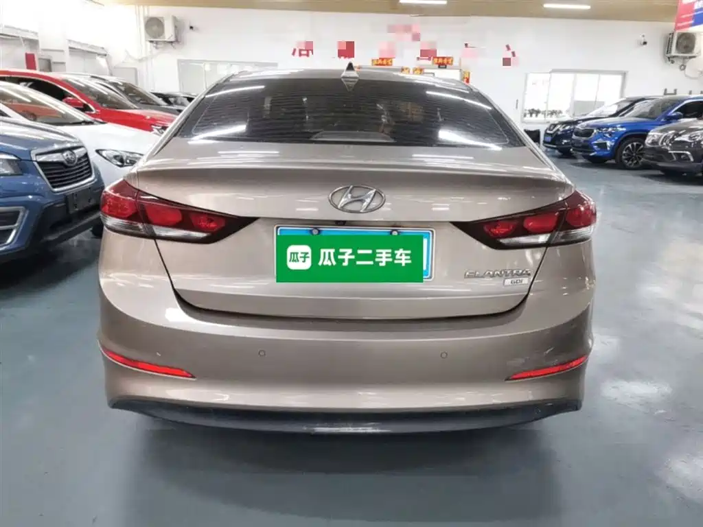Hyundai Elantra 2016 — фото 6