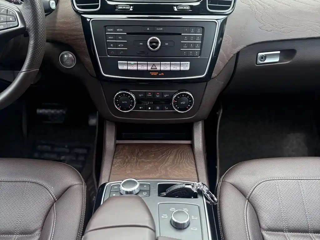 Mercedes-Benz GLE 2016 — фото 12