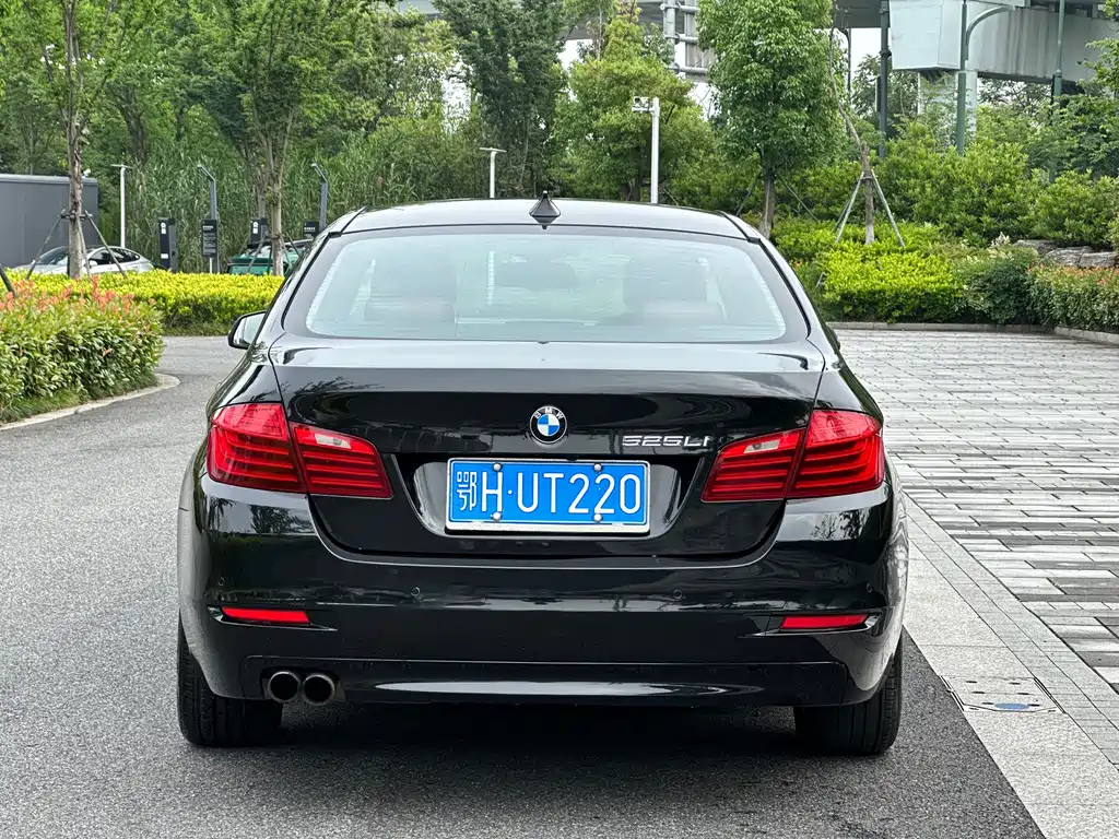 BMW 5 Series 2015 — фото 5