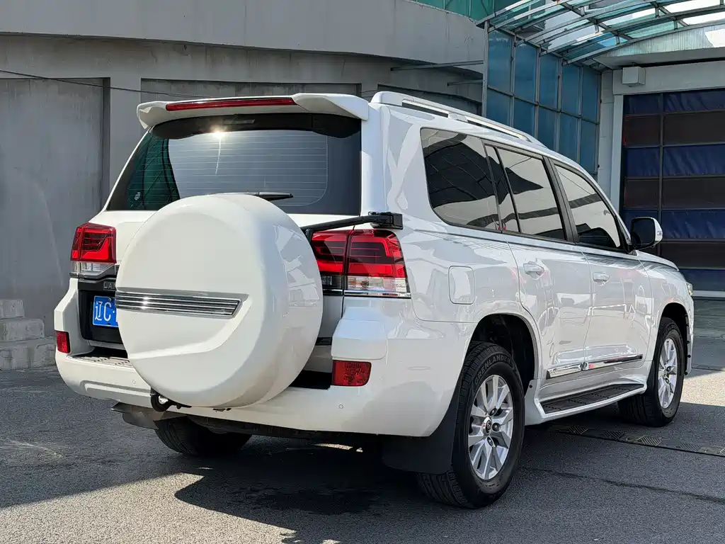 Toyota Land Cruiser 2018 — фото 7