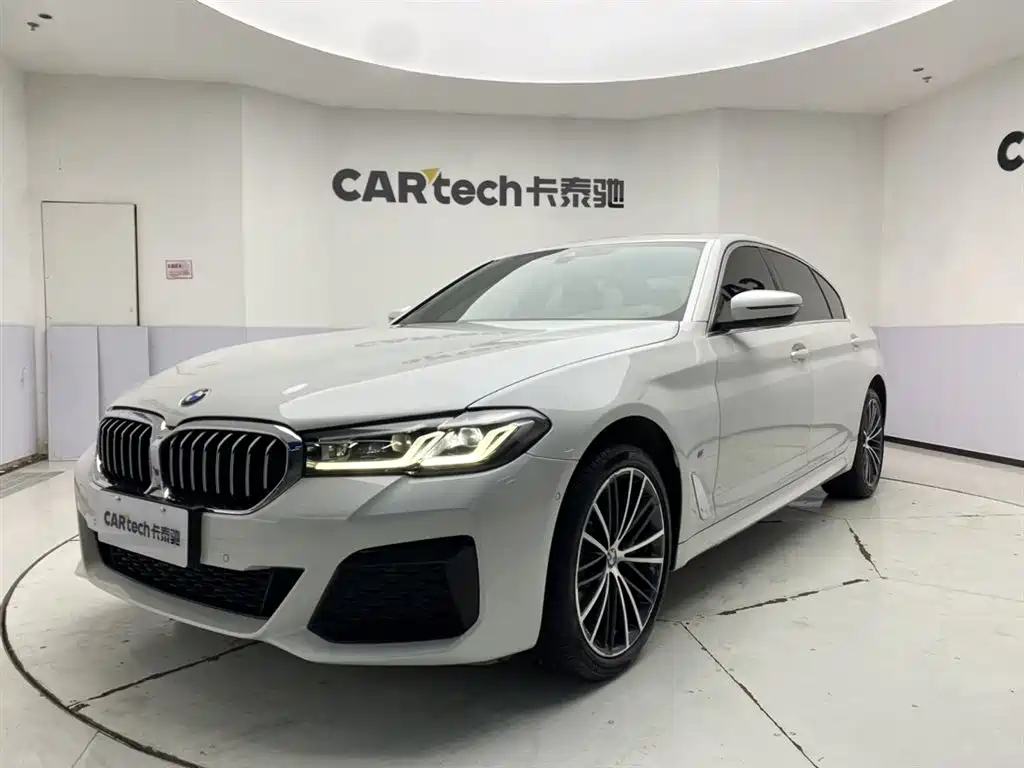 BMW 5 Series 2023 — фото 1